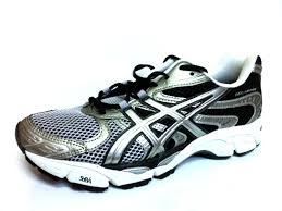 Schone sportschoenen dragen in de sporthal